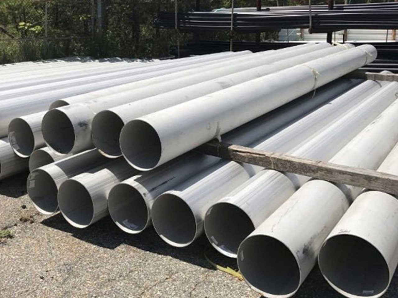 UNS-S32750-and-S32760-Stainless-Steel-Pipe-1280x960.jpg